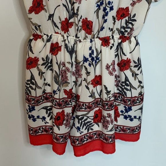 Trixxi Floral Romper - Picture 7 of 7